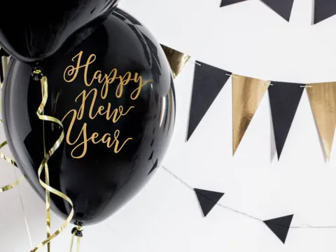 Balon Happy New Year czarny pastel 1szt. SYLWESTER