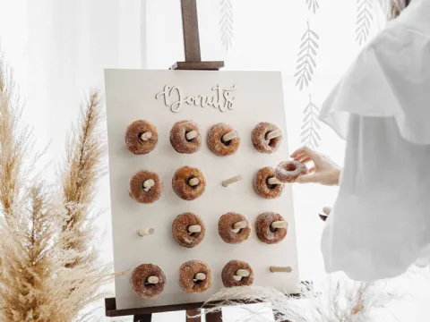 Ściana na Donuty pączki drewniana stojak 45x55 cm