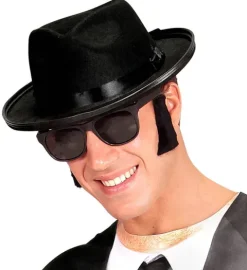Czarne bokobrody baczki baki jak Elvis