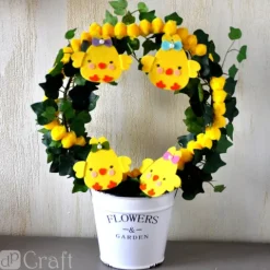 Girlanda z pomponów różowa 125 cm