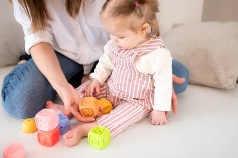 Klocki sensoryczna i piramidka zestaw edukacyjny Montessori