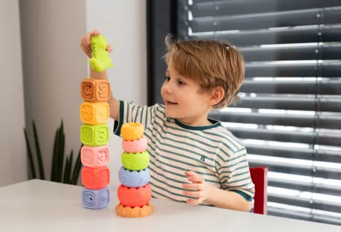 Klocki sensoryczna i piramidka zestaw edukacyjny Montessori