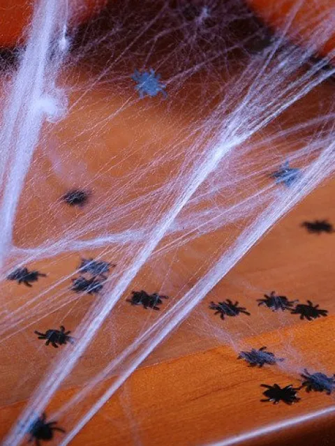 Konfetti Pająki 1,2 x 1,2 cm 15g Halloween