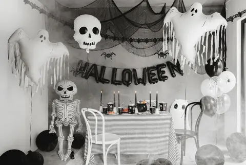 Materiał dekoracyjny gładki, czarny, pajęczyna Halloween 0.72x9.8m