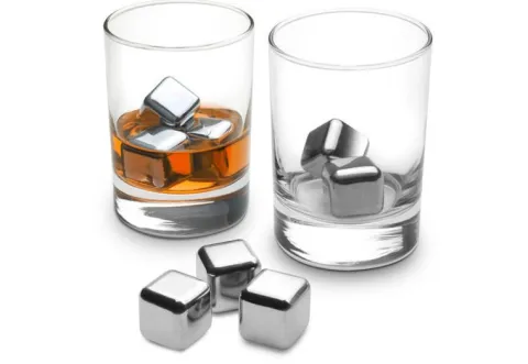 Metalowe kostki do drinków