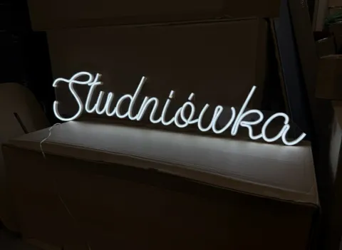 Napis LED neon - Studniówka zimny biały