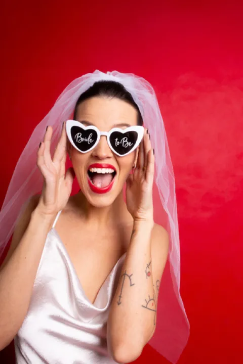 Okulary Serca Serduszka białe "Bride to be"