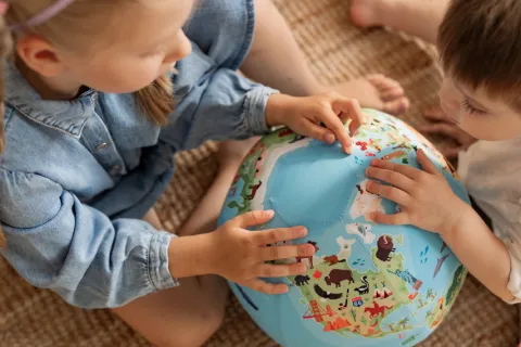 Piłka Balonowa Globus Kontynenty ze zwierzątami