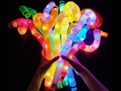 Rurki Sensoryczne ŚWIECĄCE LED zabawka edukacyjna gąsienica 12 szt.