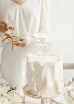 Topper akrylowy biały na tort weselny Mr & Mrs 16,5 cm