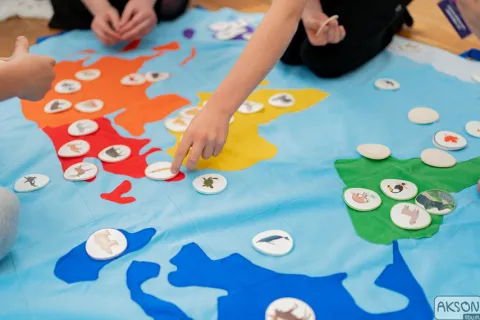 Zestaw Mata Edukacyjna Mapa Świata Zwierzęta 30 rzepów